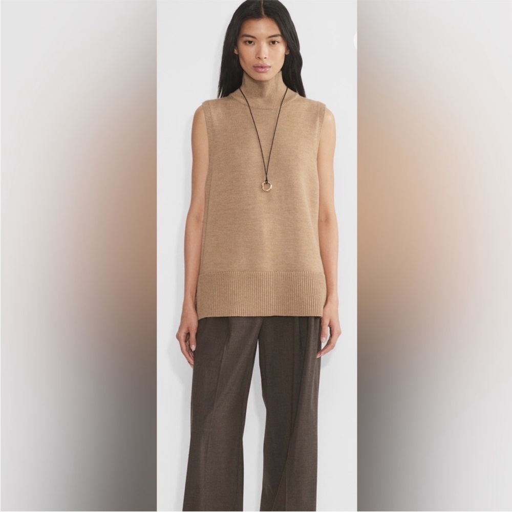 Babaton
SUCCESSOR MERINO WOOL SLEEVELESS TURTLENECK